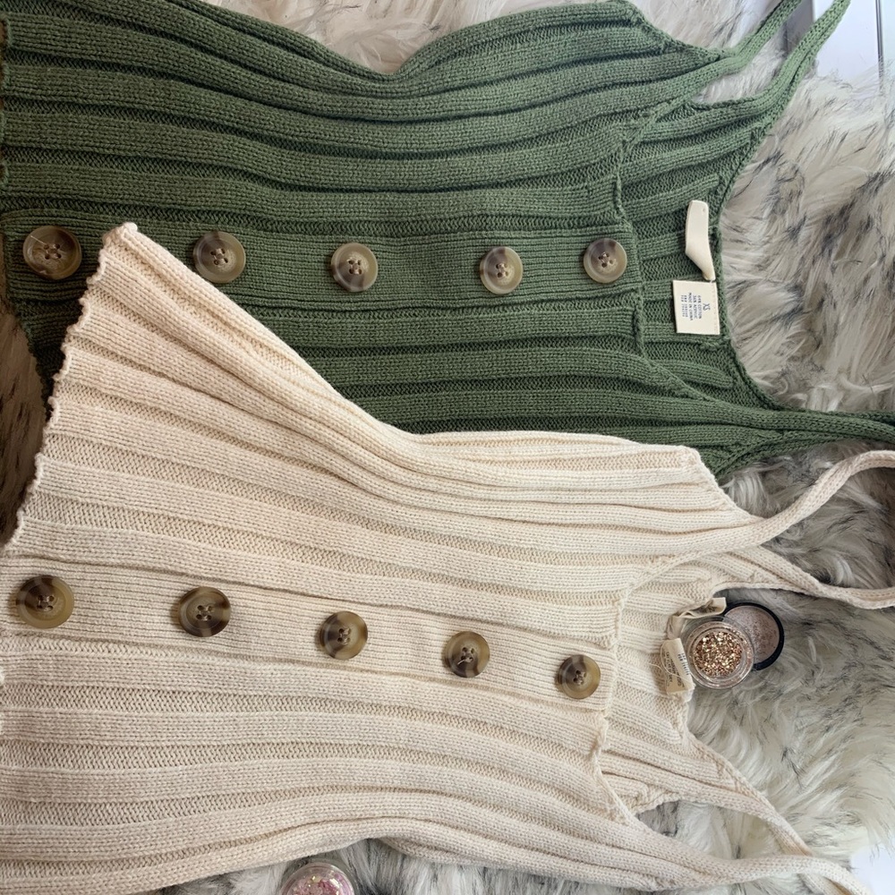 Sky and Sparrow Button Front Tank Top - XS